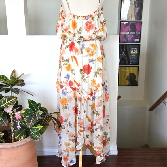 🏷️Georgette Ivory Floral Adjustable Strap Ruffle Maxi Dress Size Flowy 2X - Picture 11 of 12